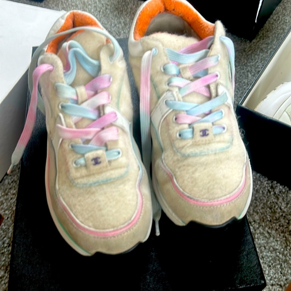 Chanel material wool sneakers